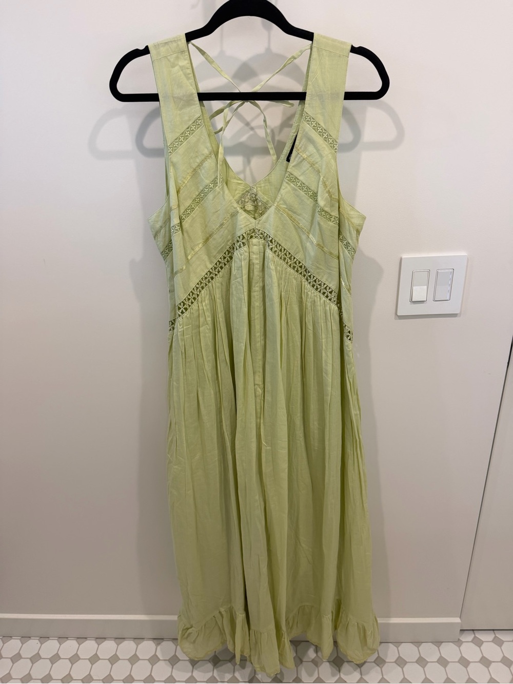 Light Green Sleeveless Maxi Dress with Lace Details